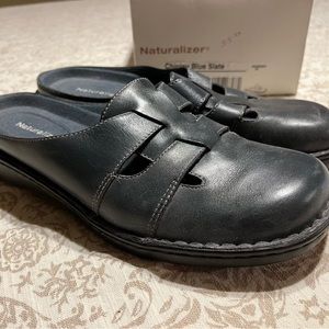 Naturalizer Chipley Blue Slate leather mules, 8.5M